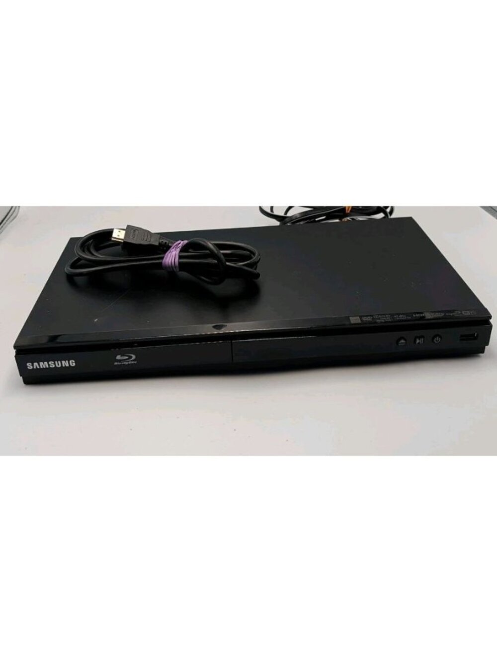 Samsung Blu-Ray / DVD Disc Player BD-E5700 W Wifi No Remote HDMI Used Working
